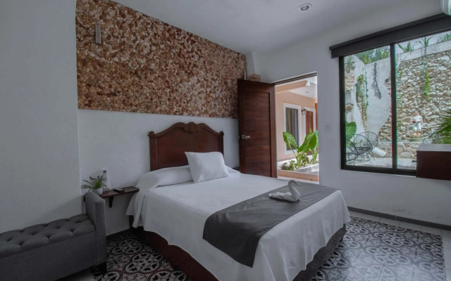 Hotel Colonial Zaci by GuruHotel
