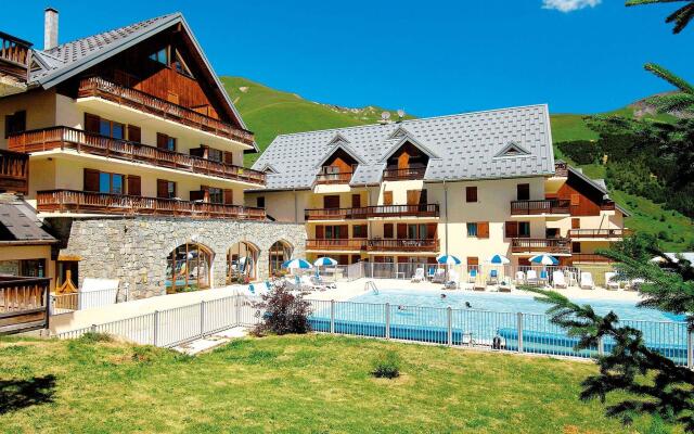 Traditional apartment on the slopes in St Jean d'Arves