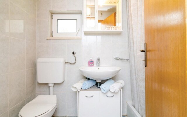 Awesome Home in Plat With Wifi and 1 Bedrooms