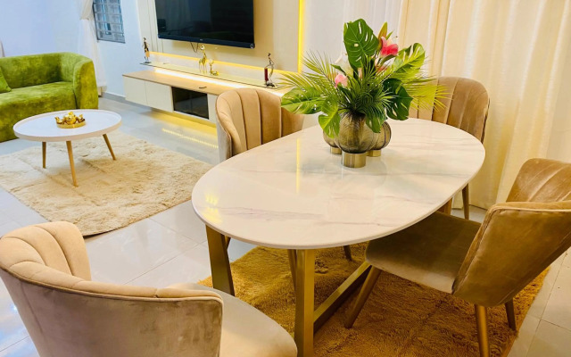 Shortlethomes - 5 Star Short let Apartment in Ikate