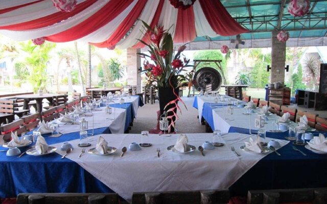 Castle Howchow Beach Resort Hotel