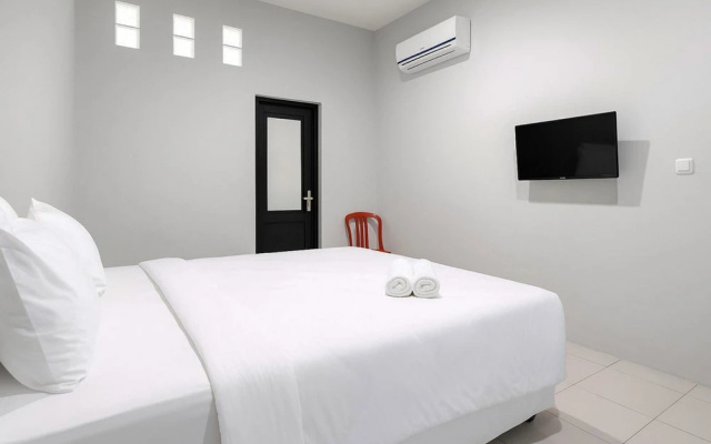 Elang House near Simpang Lima Tasikmalaya Mitra RedDoorz