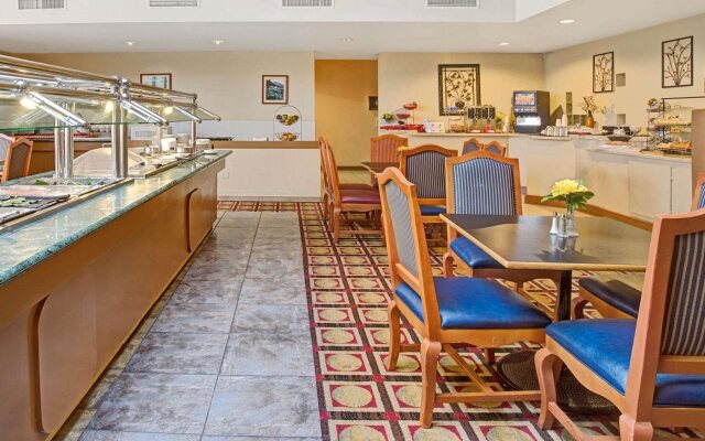 Four Points by Sheraton Englewood