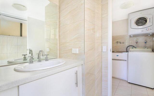 Eastbourne U4, 80 Esplanade, Golden Beach