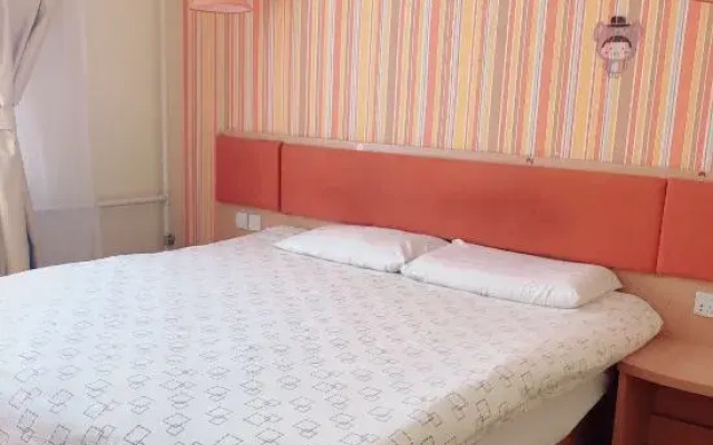 Ease Hotel