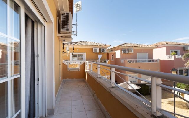 Serene Holiday Home in Baños y Mendigo With Swimming Pool