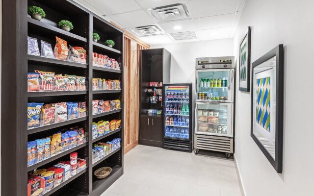 Holiday Inn Express & Suites Baton Rouge East by IHG