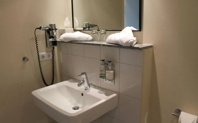 Mondrian Suites Berlin Checkpoint Charlie