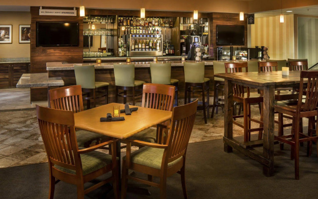 DoubleTree by Hilton Portland - Tigard
