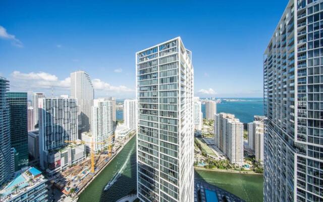 LUXURY 5 Stars ICON-BRICKELL CONDO, SPA ,GYM & POOL @27th