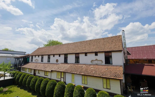 Cristian Inn