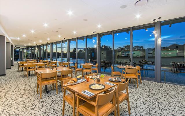 Best Western Plus North Lakes Hotel