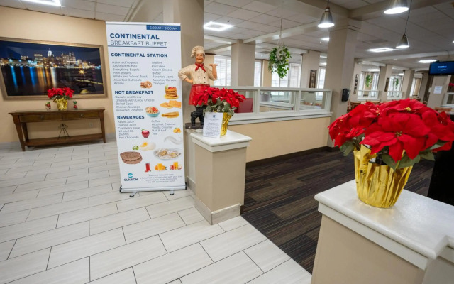 Clarion Hotel Detroit Metro Airport