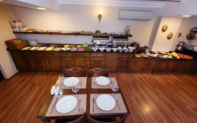 Otel Tahir Aga Konagi