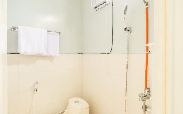 OYO 1398 Kawaluyaan Near RS AMC