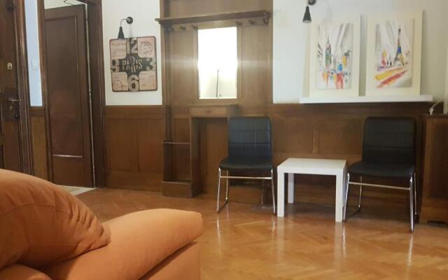 Violet Errathens Apartment - Athens Center, 7 BD, 3 BATH