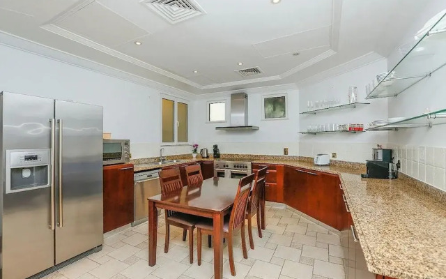 The Palm Jumeirah Villas - Frond M