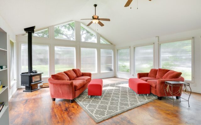 Rogers Vacation Rental ~ 7 Mi to Downtown