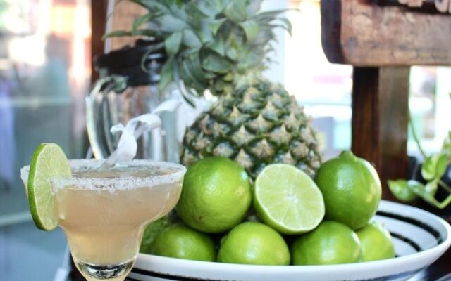 Barefoot Caye Caulker Hotel