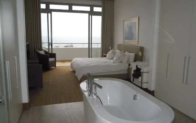 PENTHOUSE 230m2 ON THE SEA