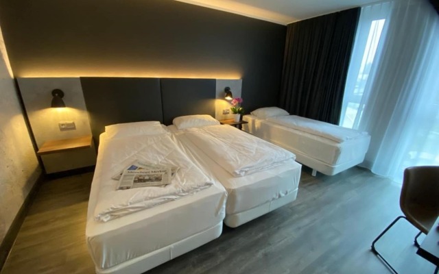 Scotty + Paul Hotel Deggendorf