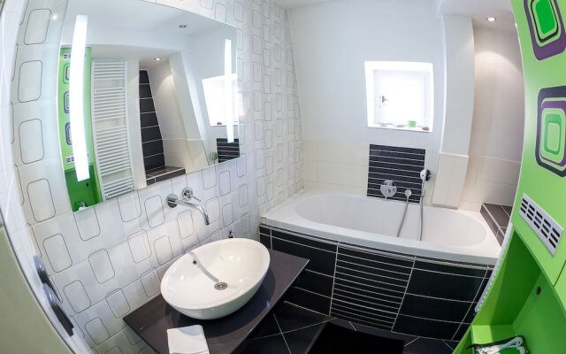 Apartment under Prague Eiffel Tower