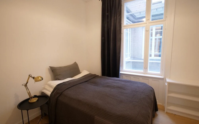 Sanders King - Smart 4-bdr Apt in City Center