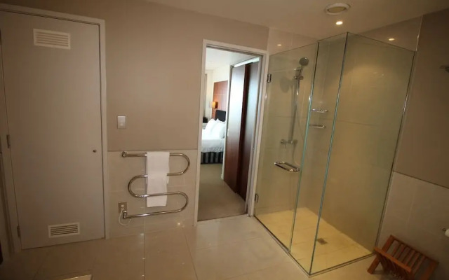 Seascape Apartment (Pullman 10D)