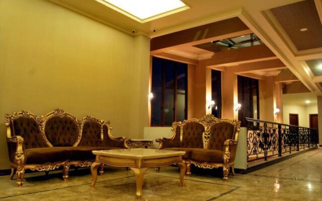 Apple Green Hotel