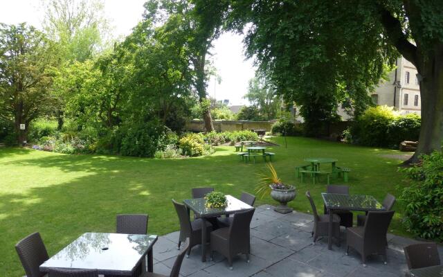 The Riverside House Hotel
