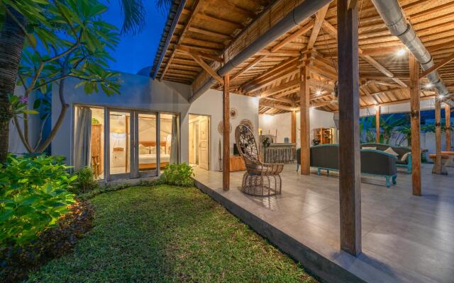 Villa Palm Tree
