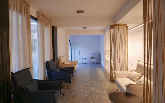 E.J. Pyrgos Bay Hotel