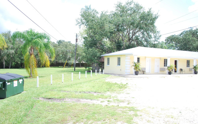 Mar Bay Motel &Suites