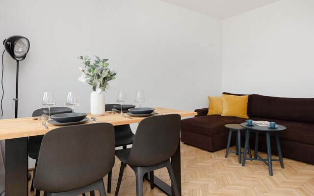 Apartment 1 km to Old Town by Renters