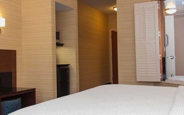 Comfort Inn & Suites South Akron