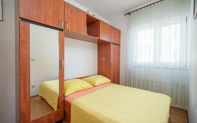 Apartment and Room Stefanija
