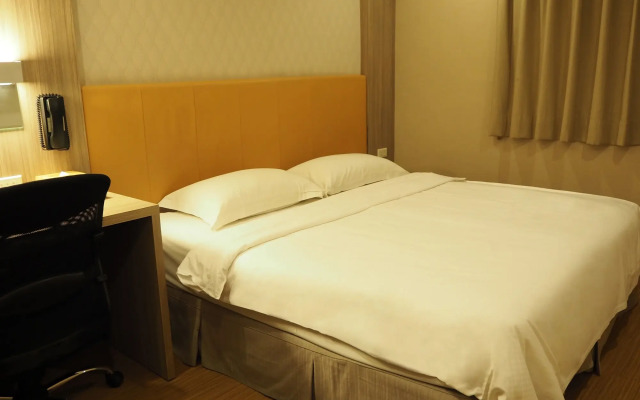 The Riverside Hotel International