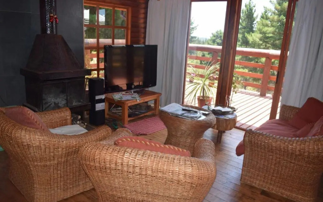 lodge con piscina privada, parcela de campo.