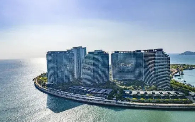 Liwo Surfing Seaview Hotel
