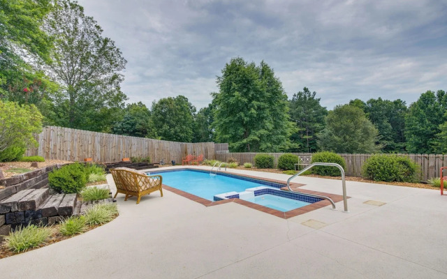 Tennessee Vacation Rental w/ Balcony!