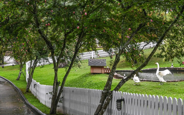 Swiss Valley Hip Resort