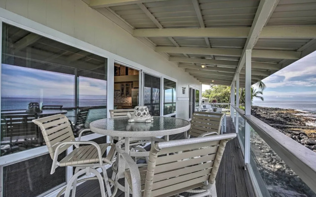 Oceanfront Kona Home w/ Beach Access & Views!