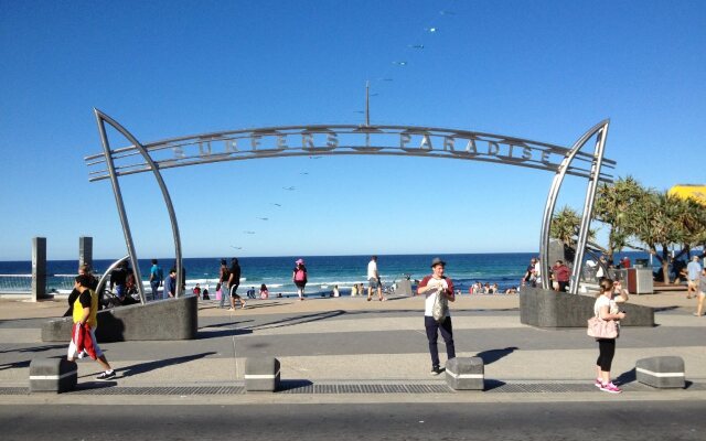 Aristocrat Apartments