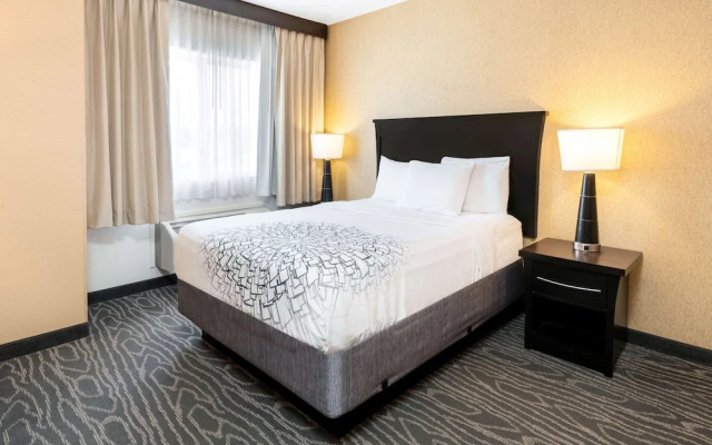 Crystal Inn Hotel & Suites - Logan