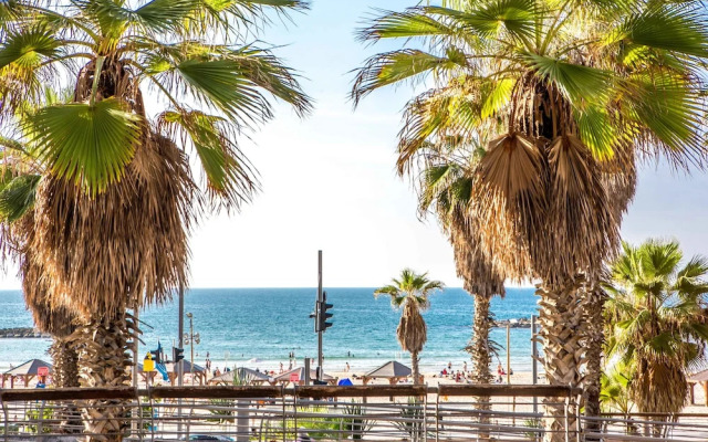 Premium suites on Beach Ben Yehuda 43