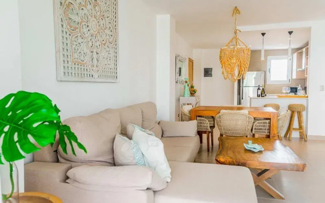 2 bed Penthouse Just Steps From the Beach