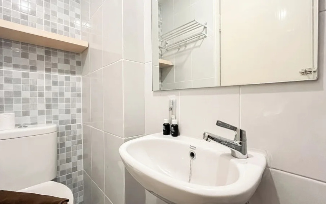 Comfy And Best Deal Studio Apartment Tokyo Riverside Pik 2 – Bathroom – Jakarta