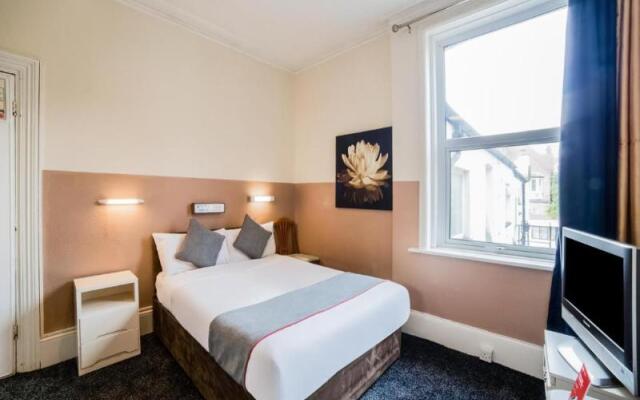 OYO Devine Beach Hotel, Westcliff Southend-On-Sea