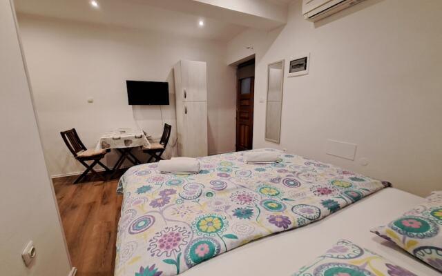 Studio Leo Apartment