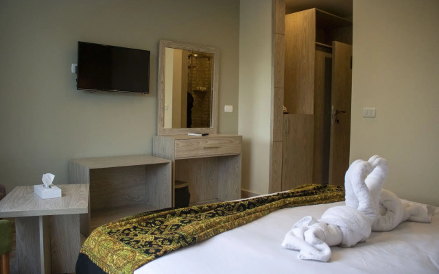 Nine Pyramids View Hotel